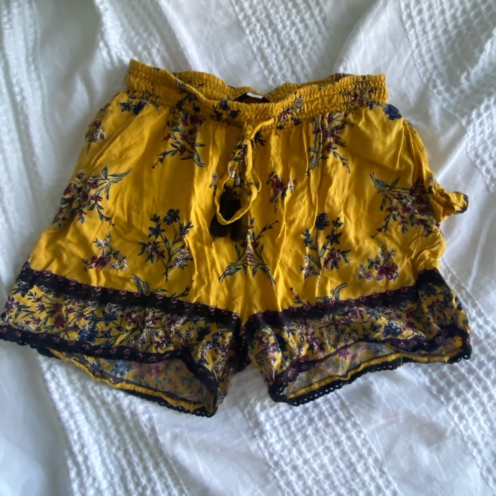 Cute yellow floral shorts